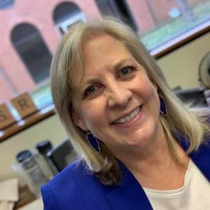 Meet your Posher, Connie